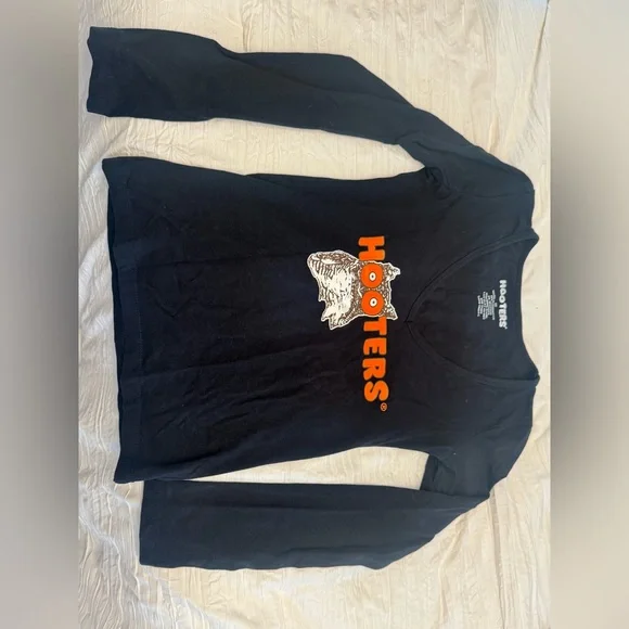 Hooters Black Tank Top - Picture 1 of 3